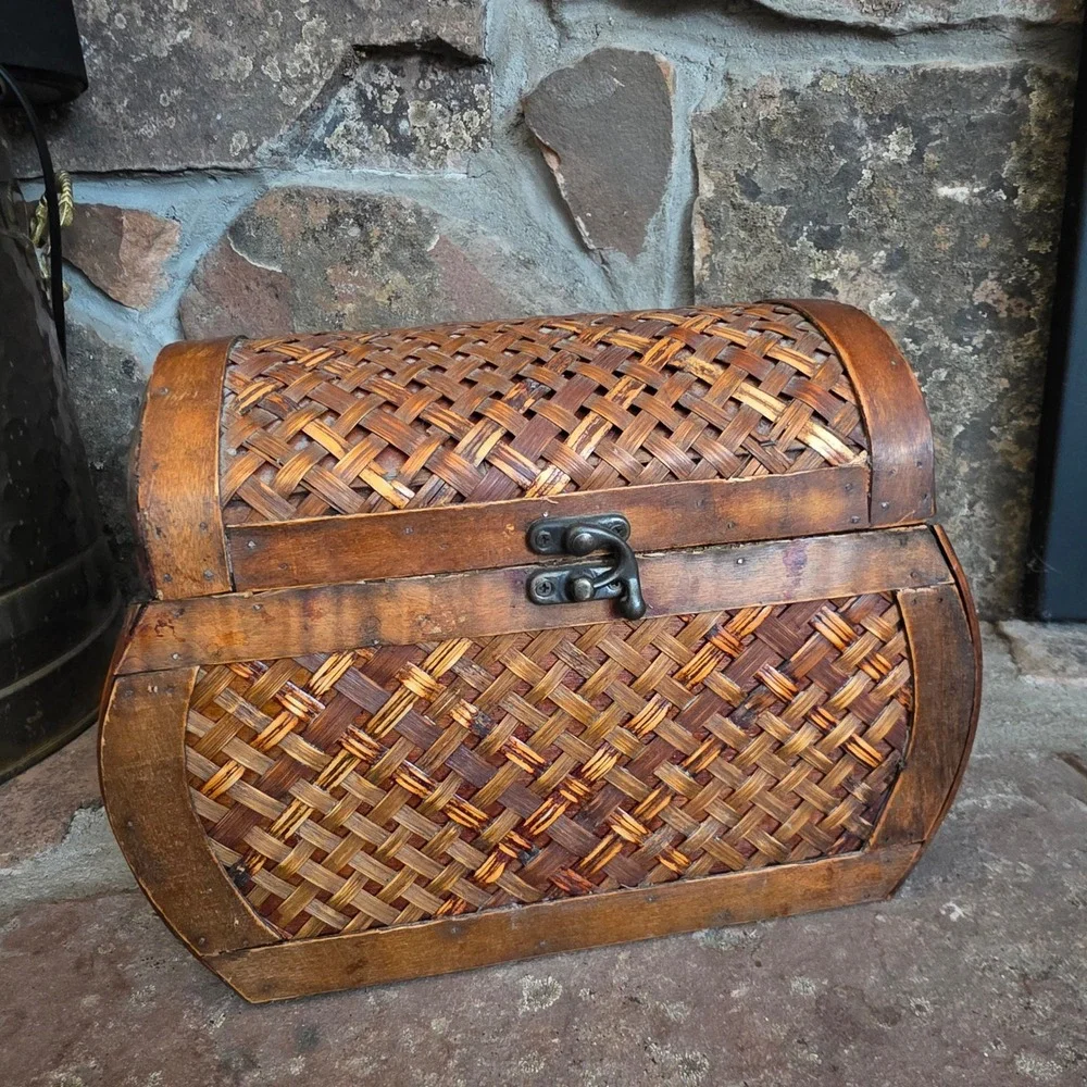 Vintage Woven Wicker Treasure Chest Bamboo wood Box Domed Trunk storage lined